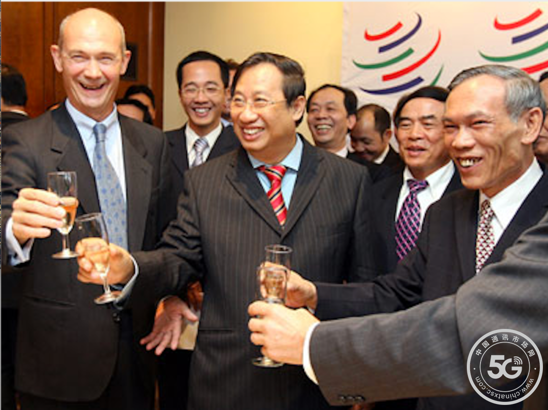 ◆2006年11月7日,世界贸易组织总理事会在日内瓦召开特别会议,正式宣布接纳越南成为该组织第150个成员。